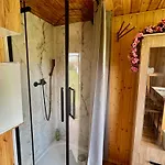 Tiny House By The River Daire