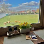 Daire Tiny House By The River *