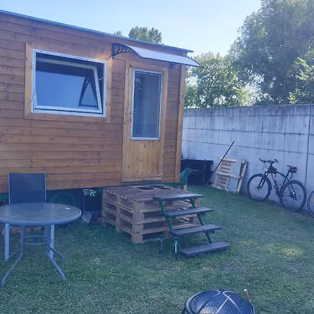 Tiny House By The River 公寓 *