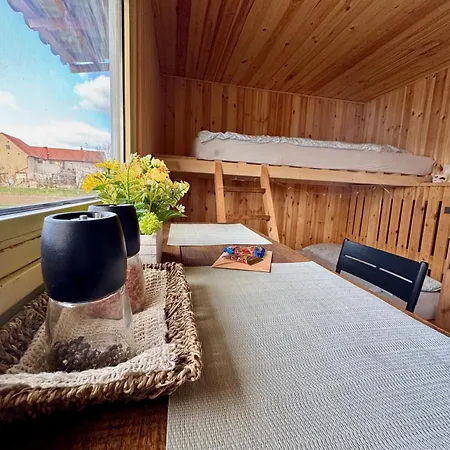 Tiny House By The River شقة Litoměřice