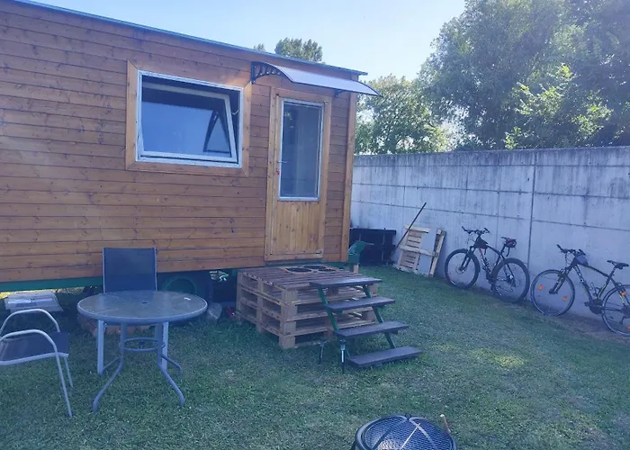Tiny House By The River Apartmán *